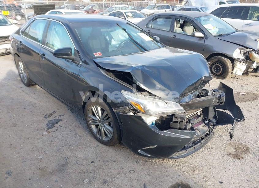 2016 Toyota Camry SE (VIN 4T1BF1FK8GU222659) main photo