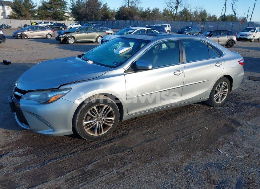 Photo 2 of 2016 Toyota Camry SE (VIN 4T1BF1FK8GU222998)