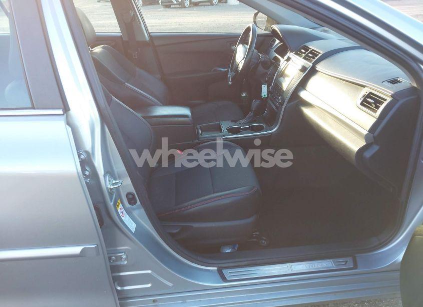 Photo 5 of 2016 Toyota Camry SE (VIN 4T1BF1FK8GU222998)