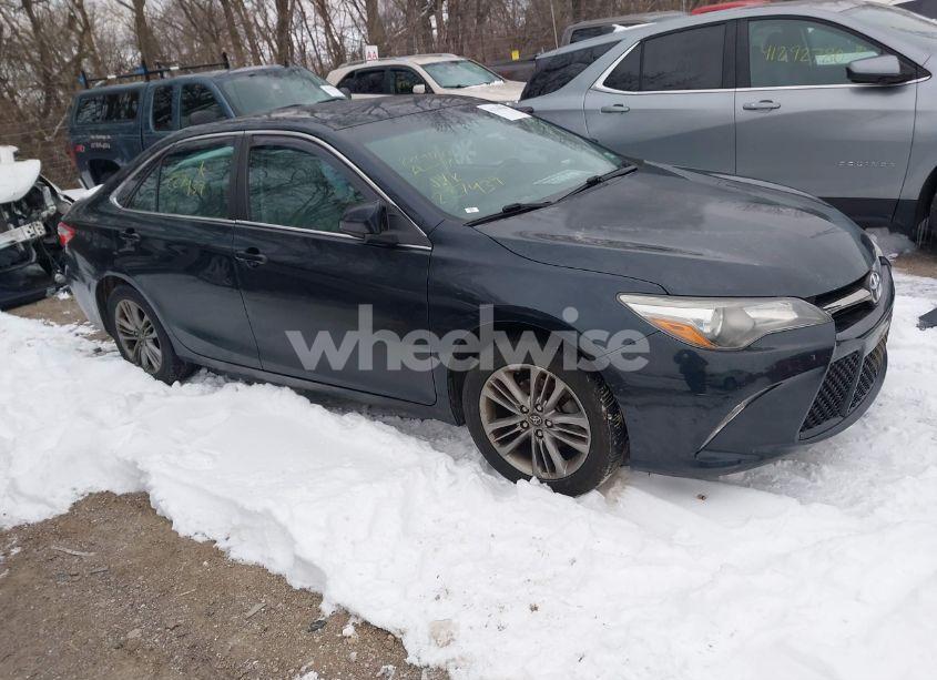 2016 Toyota Camry SE (VIN 4T1BF1FK8GU227439) main photo