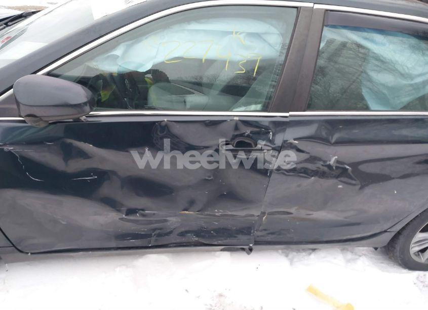 Photo 14 of 2016 Toyota Camry SE (VIN 4T1BF1FK8GU227439)