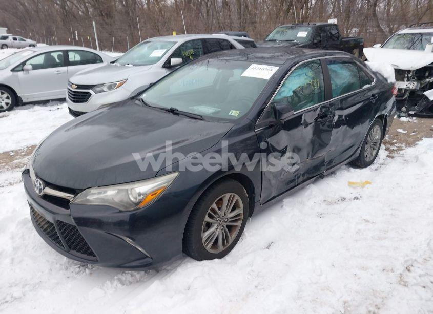 Photo 2 of 2016 Toyota Camry SE (VIN 4T1BF1FK8GU227439)