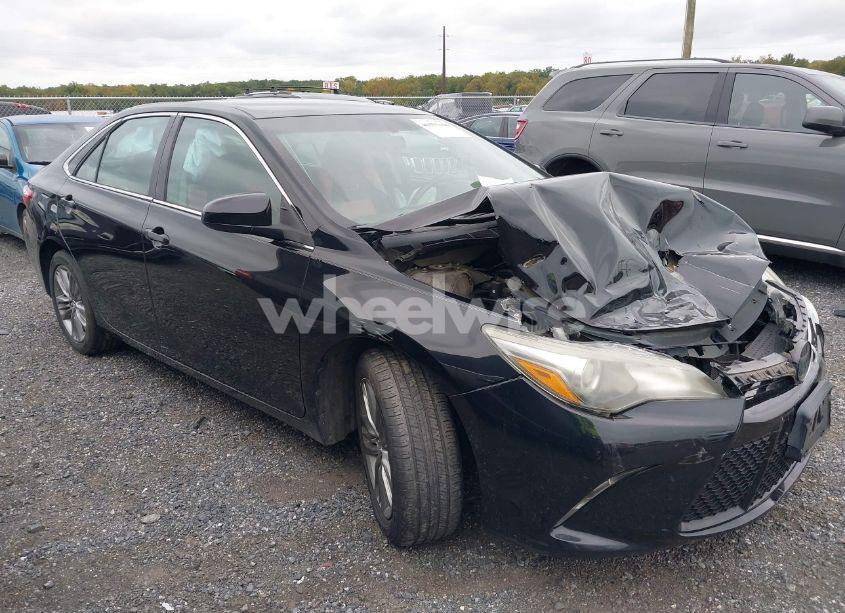 2016 Toyota Camry SE (VIN 4T1BF1FK8GU232124) main photo