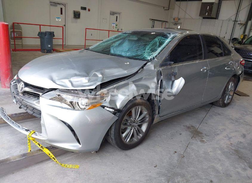 Photo 2 of 2016 Toyota Camry SE (VIN 4T1BF1FK8GU242264)