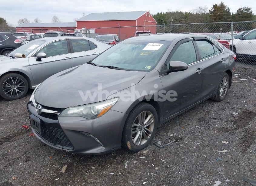 Photo 2 of 2016 Toyota Camry SE (VIN 4T1BF1FK8GU245424)