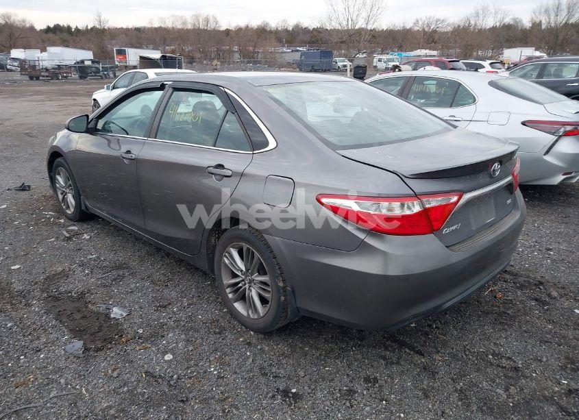 Photo 3 of 2016 Toyota Camry SE (VIN 4T1BF1FK8GU245424)