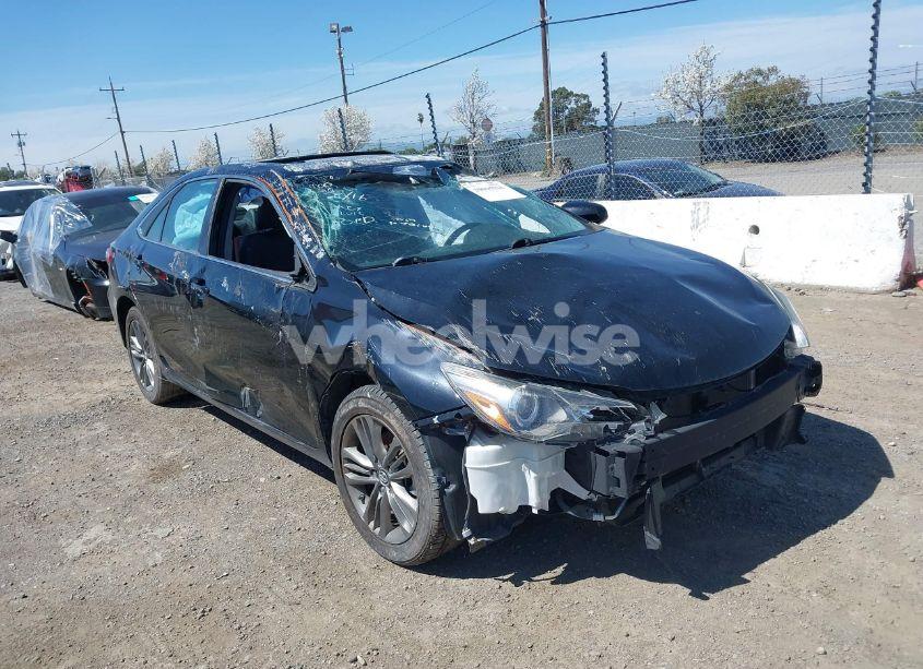 2016 Toyota Camry SE (VIN 4T1BF1FK8GU257671) main photo