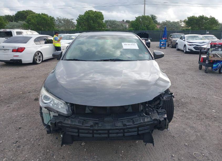 Photo 12 of 2016 Toyota Camry SE (VIN 4T1BF1FK8GU519611)