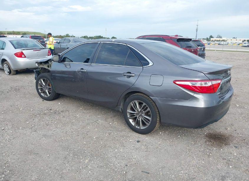 Photo 3 of 2016 Toyota Camry SE (VIN 4T1BF1FK8GU519611)