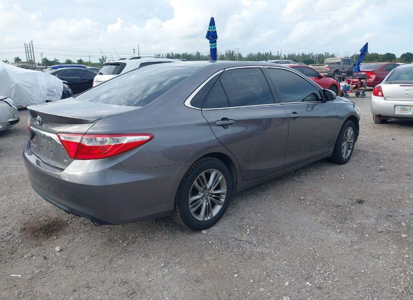 Photo 4 of 2016 Toyota Camry SE (VIN 4T1BF1FK8GU519611)