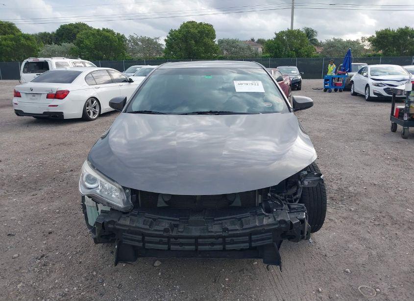 Photo 6 of 2016 Toyota Camry SE (VIN 4T1BF1FK8GU519611)