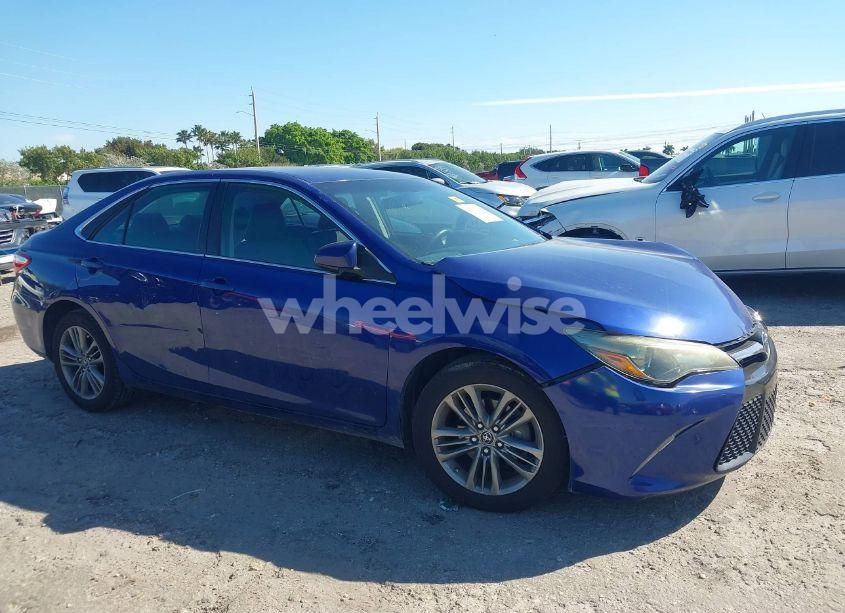 2016 Toyota Camry SE (VIN 4T1BF1FK8GU521407) main photo