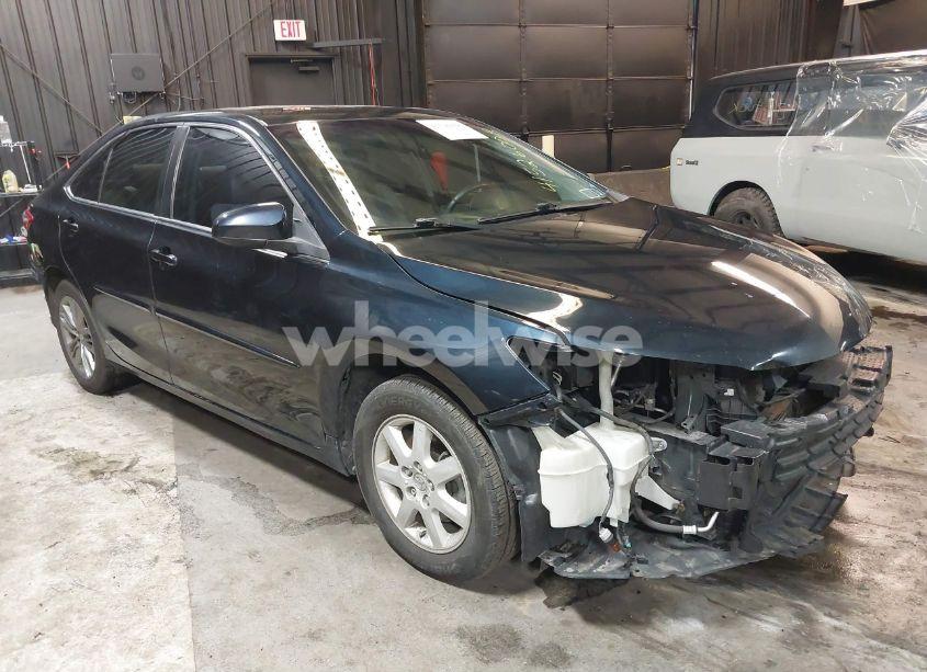 2016 Toyota Camry SE (VIN 4T1BF1FK8GU528728) main photo