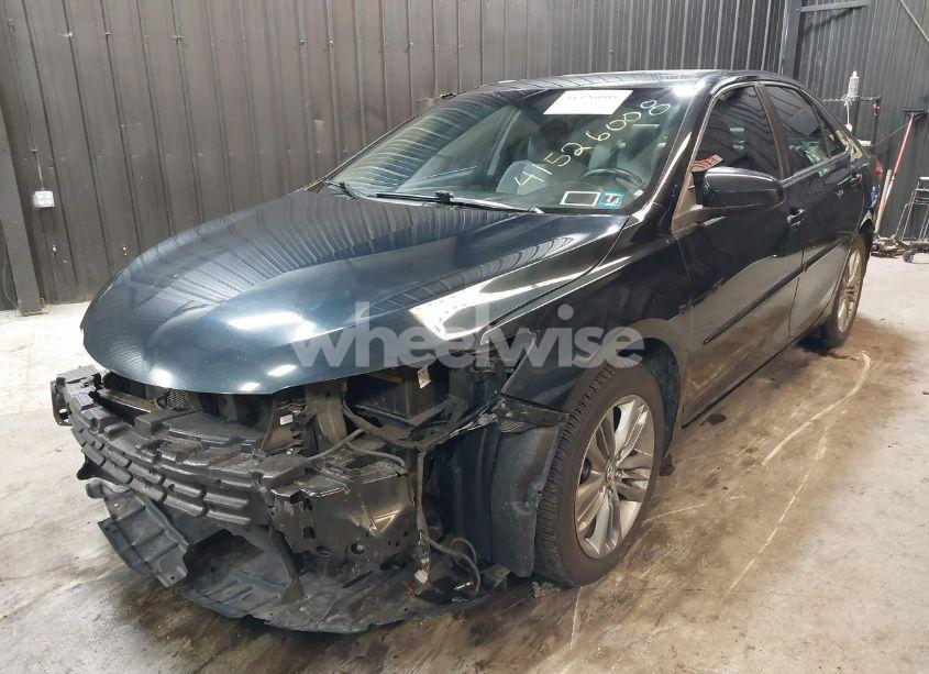 Photo 2 of 2016 Toyota Camry SE (VIN 4T1BF1FK8GU528728)