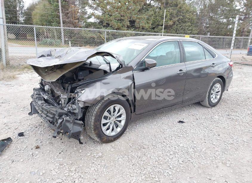 Photo 2 of 2016 Toyota Camry LE (VIN 4T1BF1FK8GU543973)