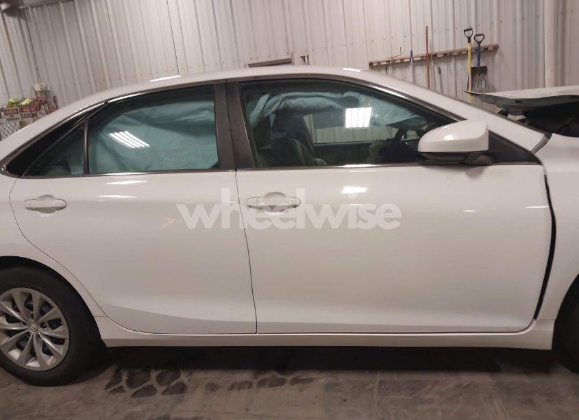 Photo 13 of 2016 Toyota Camry LE (VIN 4T1BF1FK8GU553919)