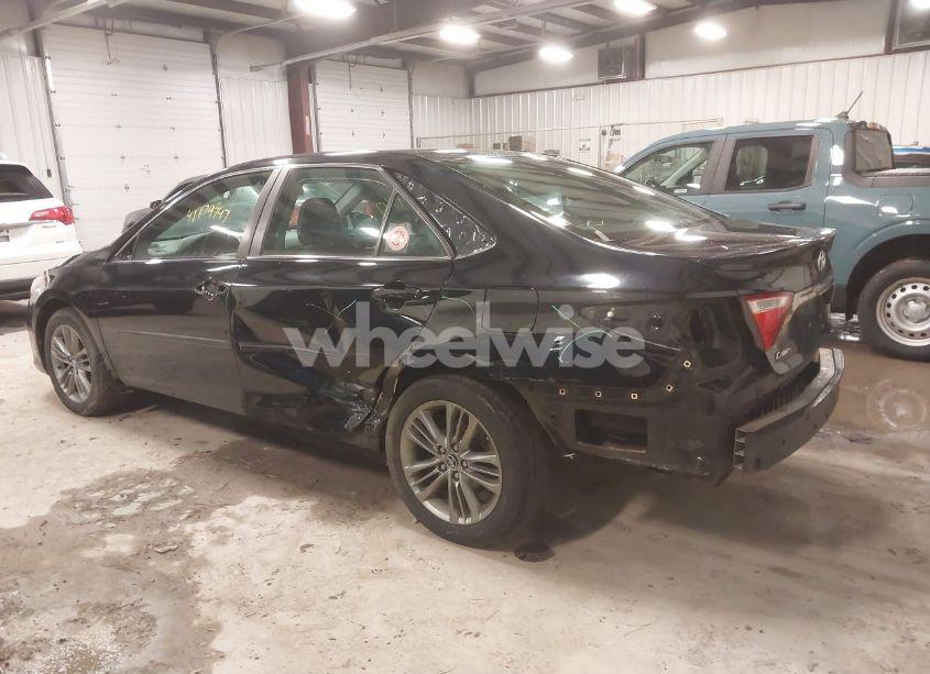 Photo 3 of 2016 Toyota Camry SE (VIN 4T1BF1FK8GU565925)