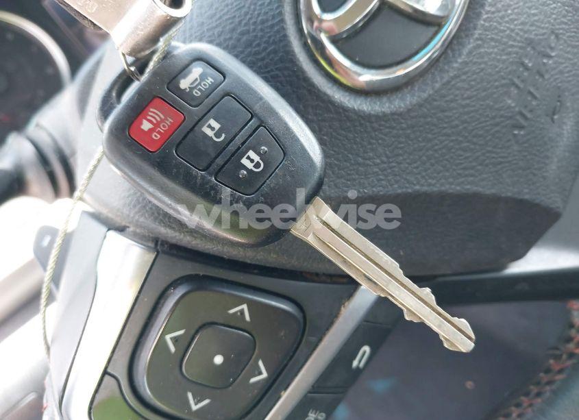 Photo 11 of 2016 Toyota Camry SE (VIN 4T1BF1FK8GU572731)