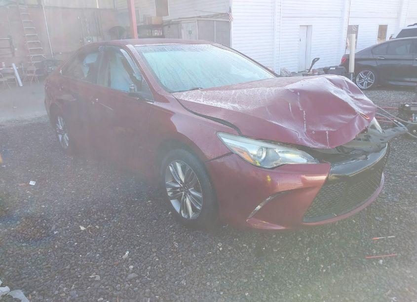 2016 Toyota Camry SE (VIN 4T1BF1FK8GU578853) main photo