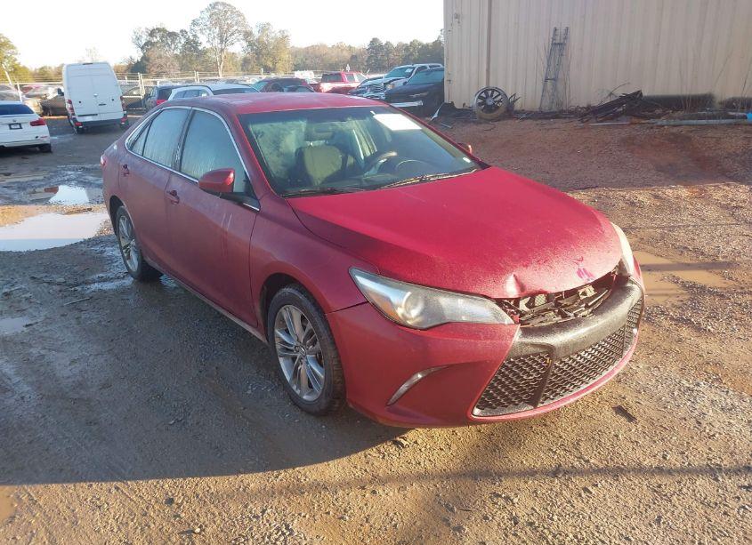 2016 Toyota Camry SE (VIN 4T1BF1FK8GU598813) main photo