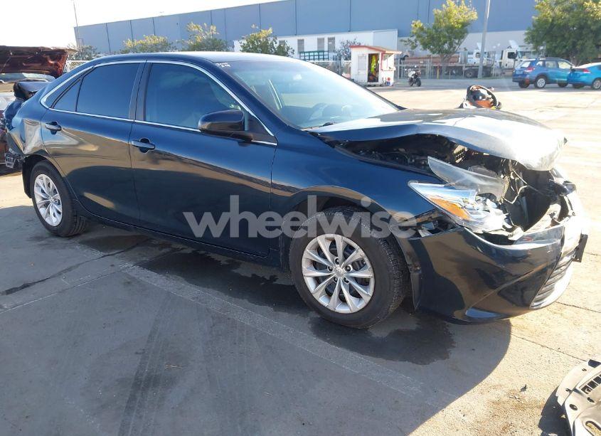 2016 Toyota Camry LE (VIN 4T1BF1FK8GU599217) main photo