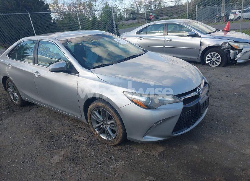 2017 Toyota Camry SE (VIN 4T1BF1FK8HU269840) main photo