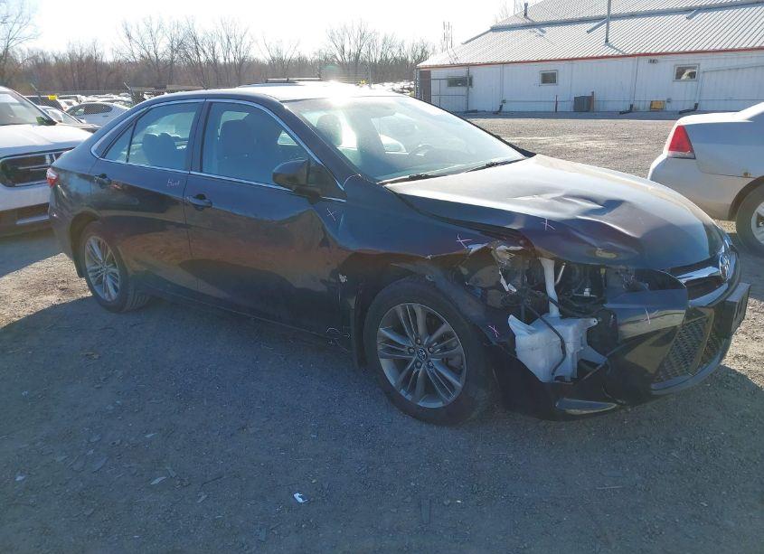 2017 Toyota Camry SE (VIN 4T1BF1FK8HU286122) main photo