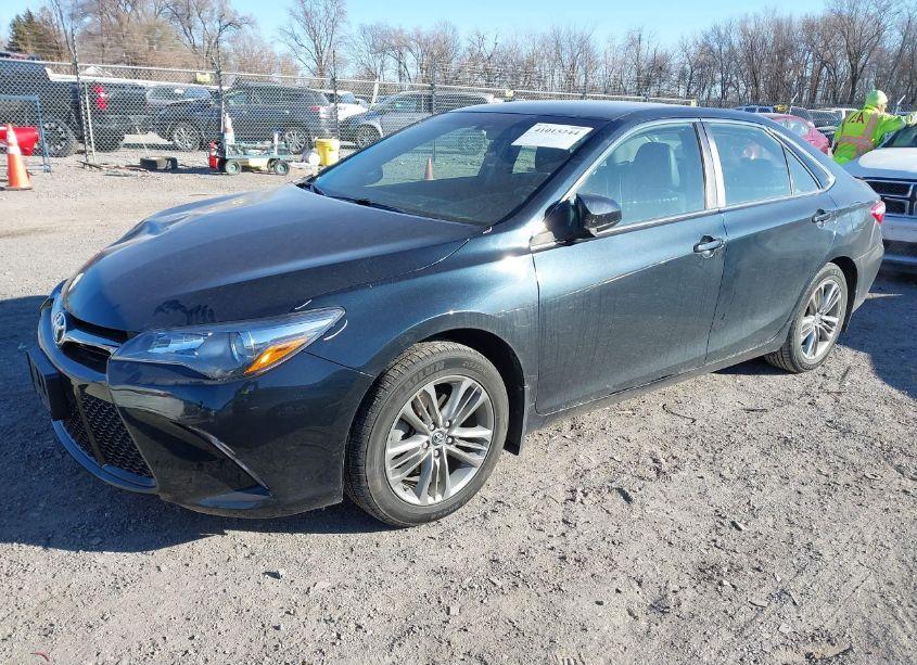 Photo 2 of 2017 Toyota Camry SE (VIN 4T1BF1FK8HU286122)