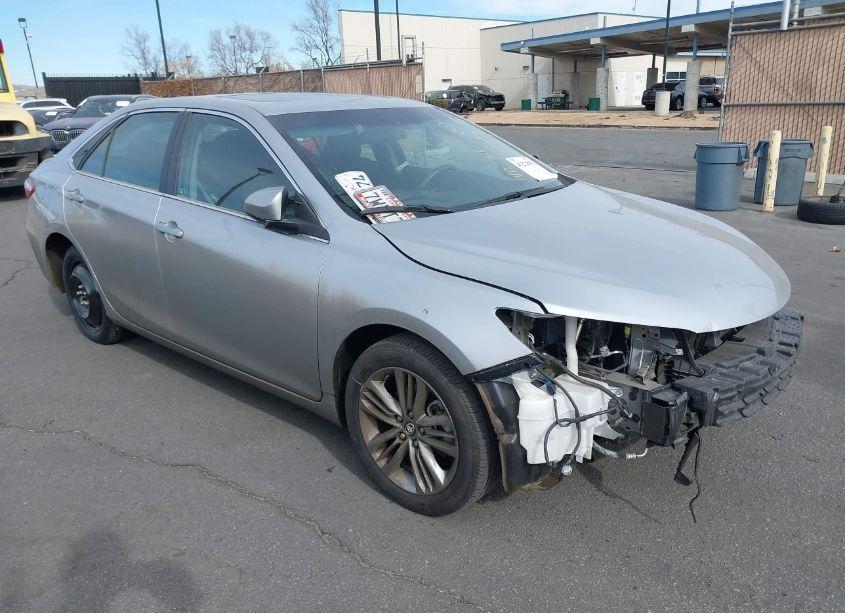 2017 Toyota Camry SE (VIN 4T1BF1FK8HU300617) main photo