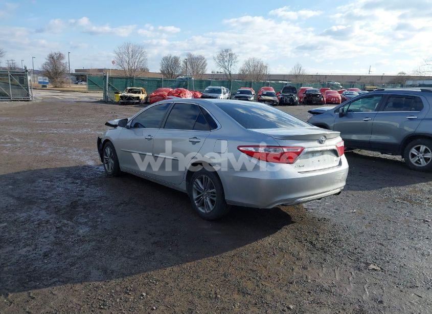 Photo 3 of 2017 Toyota Camry SE (VIN 4T1BF1FK8HU319751)