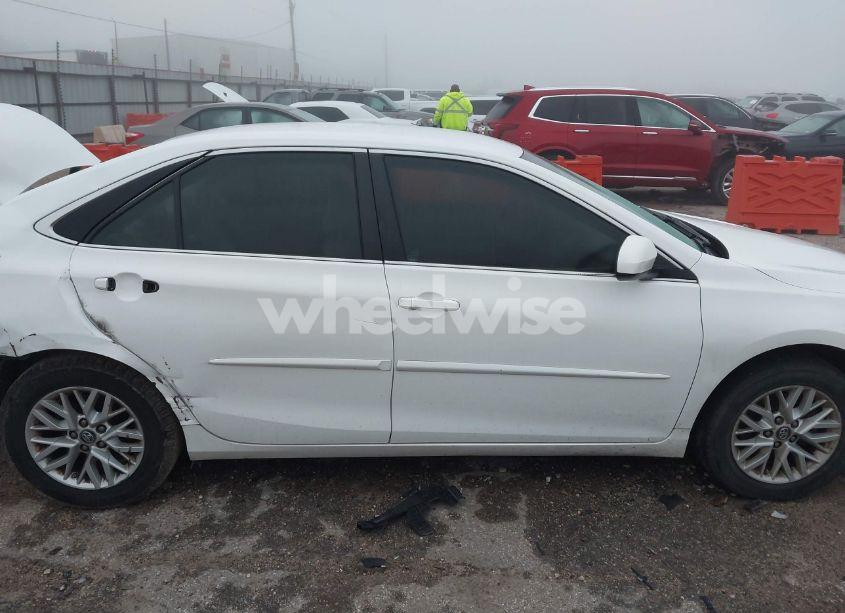 Photo 13 of 2017 Toyota Camry LE (VIN 4T1BF1FK8HU324075)