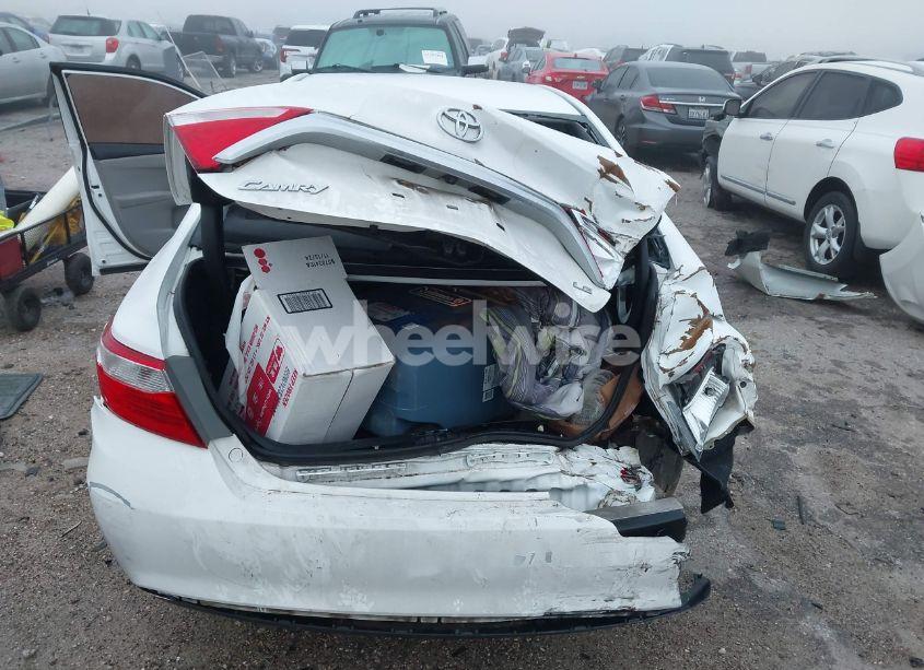 Photo 6 of 2017 Toyota Camry LE (VIN 4T1BF1FK8HU324075)