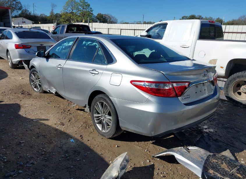 Photo 3 of 2017 Toyota Camry SE (VIN 4T1BF1FK8HU330555)