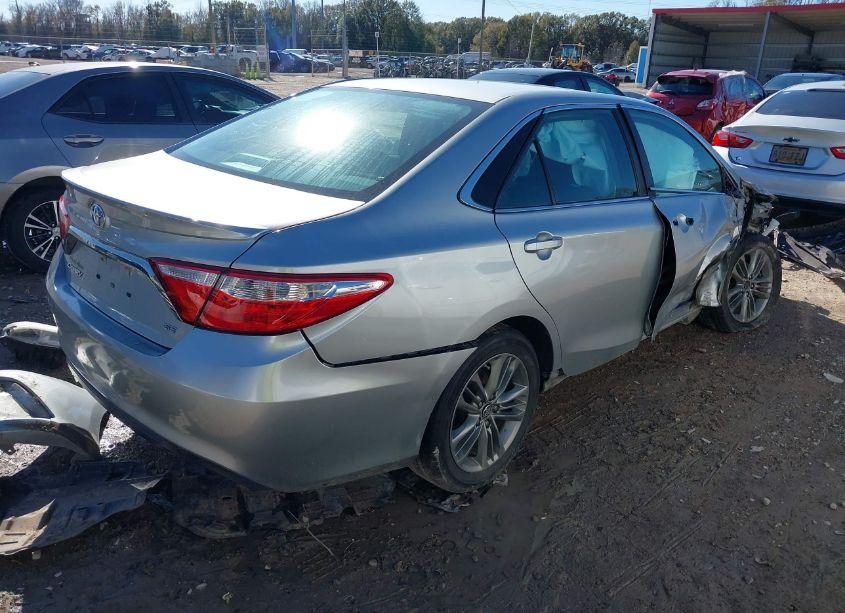 Photo 4 of 2017 Toyota Camry SE (VIN 4T1BF1FK8HU330555)