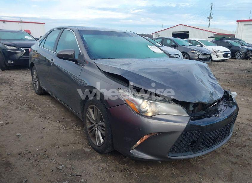 2017 Toyota Camry SE (VIN 4T1BF1FK8HU363183) main photo