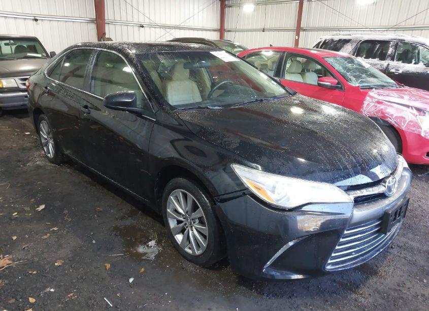 2017 Toyota Camry XLE (VIN 4T1BF1FK8HU376306) main photo