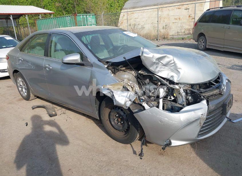 2017 Toyota Camry LE (VIN 4T1BF1FK8HU376791) main photo