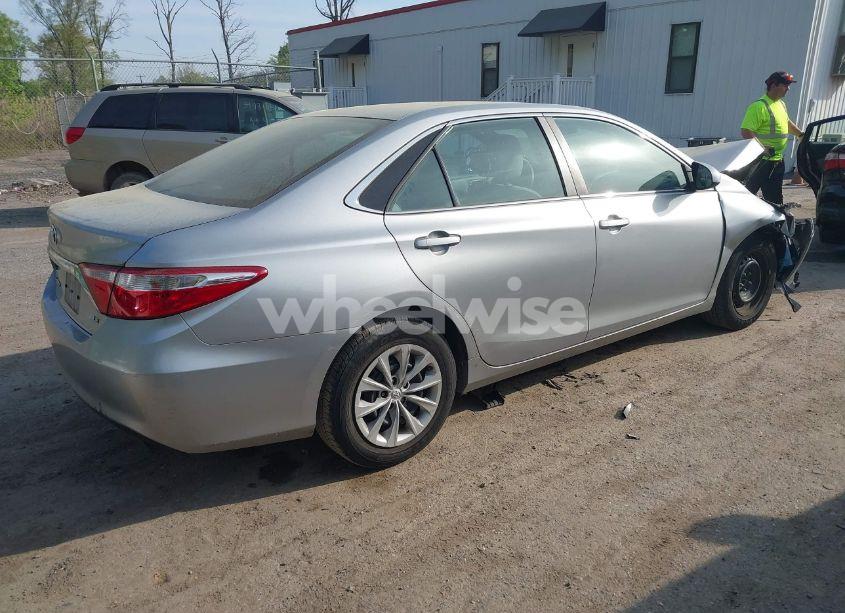 Photo 4 of 2017 Toyota Camry LE (VIN 4T1BF1FK8HU376791)