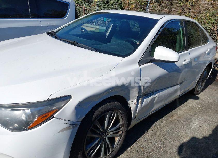 Photo 6 of 2017 Toyota Camry SE (VIN 4T1BF1FK8HU380940)