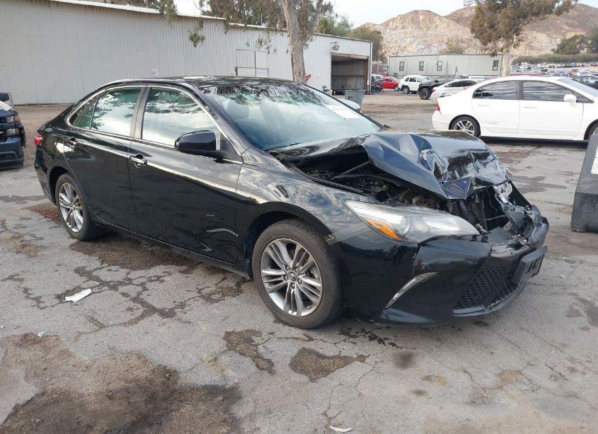 2017 Toyota Camry SE (VIN 4T1BF1FK8HU382851) main photo