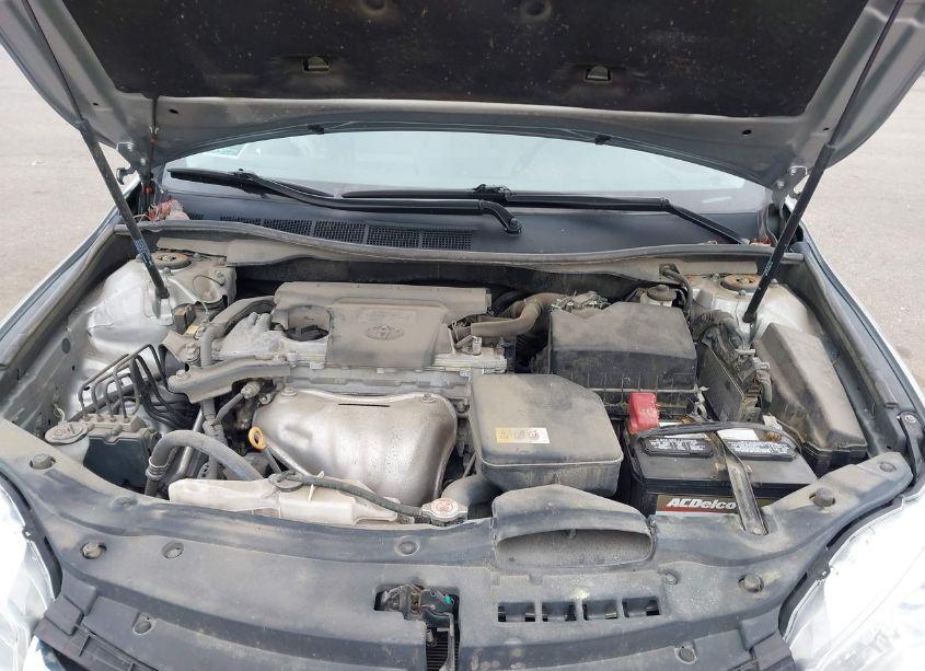 Photo 10 of 2017 Toyota Camry LE (VIN 4T1BF1FK8HU415590)