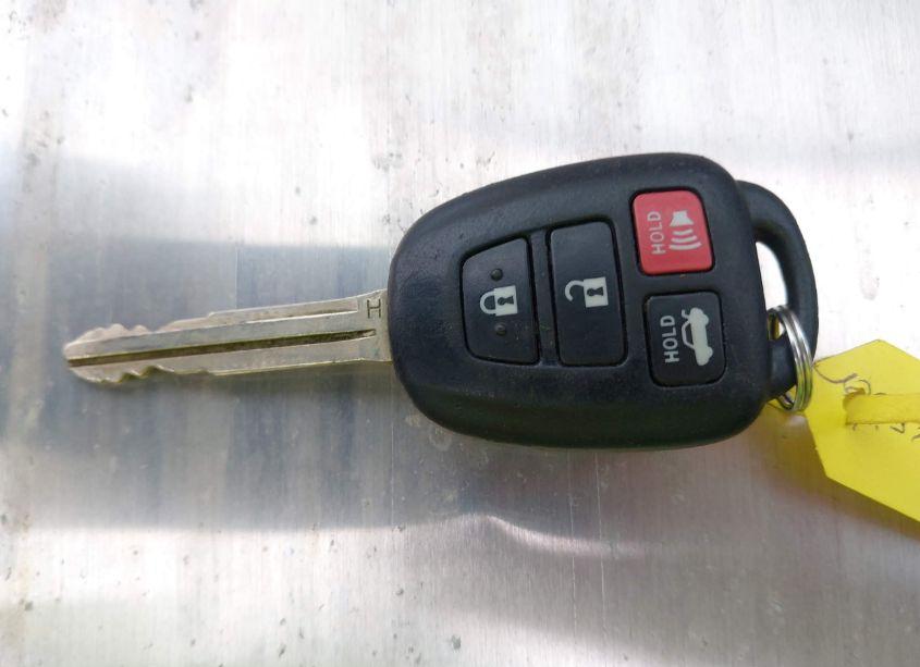 Photo 11 of 2017 Toyota Camry LE (VIN 4T1BF1FK8HU415590)