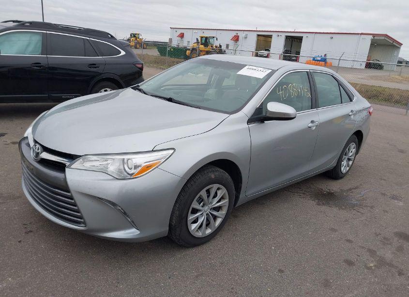 Photo 2 of 2017 Toyota Camry LE (VIN 4T1BF1FK8HU415590)