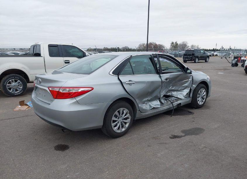 Photo 4 of 2017 Toyota Camry LE (VIN 4T1BF1FK8HU415590)