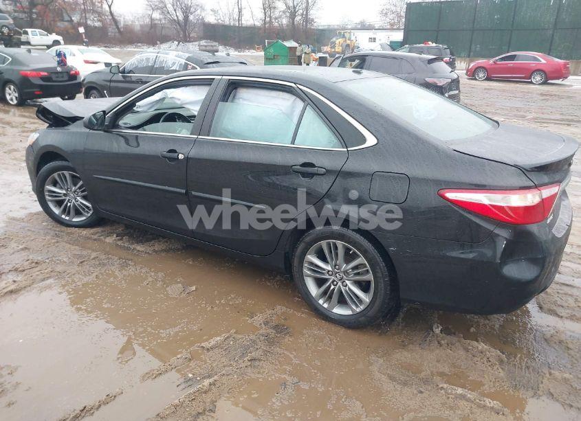 Photo 3 of 2017 Toyota Camry SE (VIN 4T1BF1FK8HU435497)