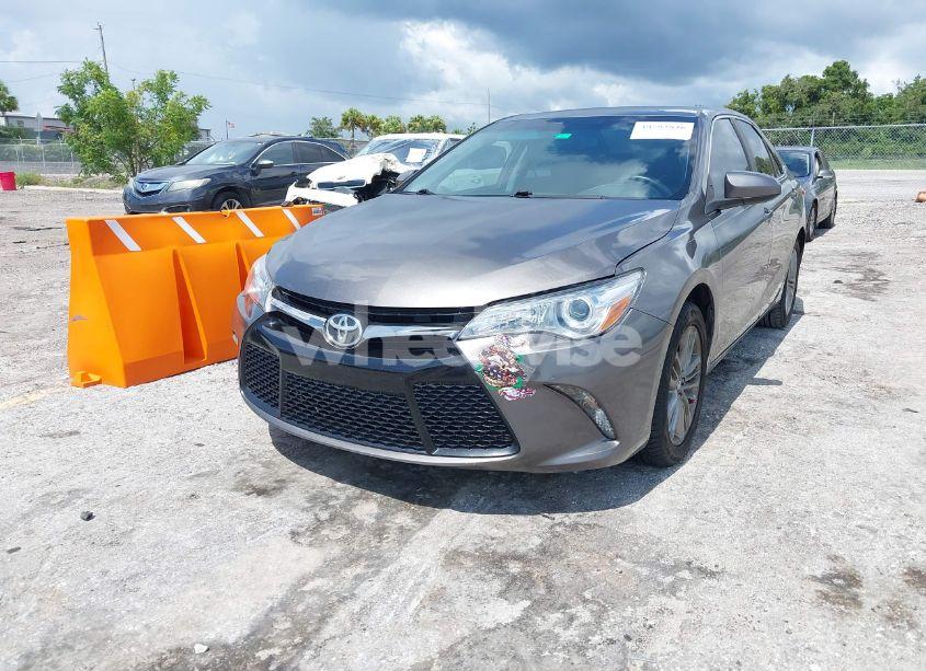 Photo 2 of 2017 Toyota Camry SE (VIN 4T1BF1FK8HU443745)