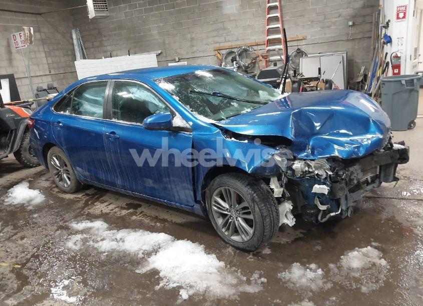 2017 Toyota Camry SE (VIN 4T1BF1FK8HU620438) main photo