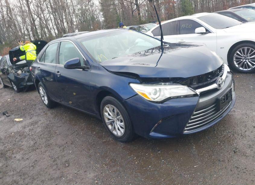 2017 Toyota Camry LE (VIN 4T1BF1FK8HU642861) main photo