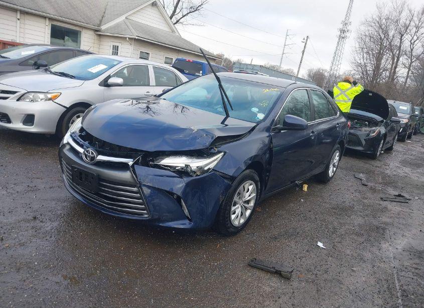 Photo 2 of 2017 Toyota Camry LE (VIN 4T1BF1FK8HU642861)