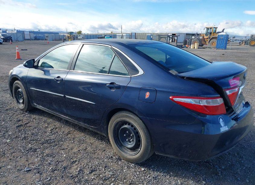 Photo 3 of 2017 Toyota Camry LE (VIN 4T1BF1FK8HU644688)